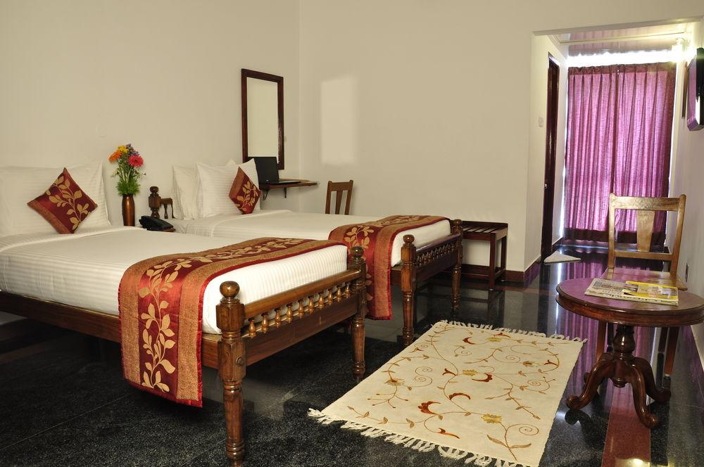 Hotel Bonsejour Pondicherry Exteriör bild