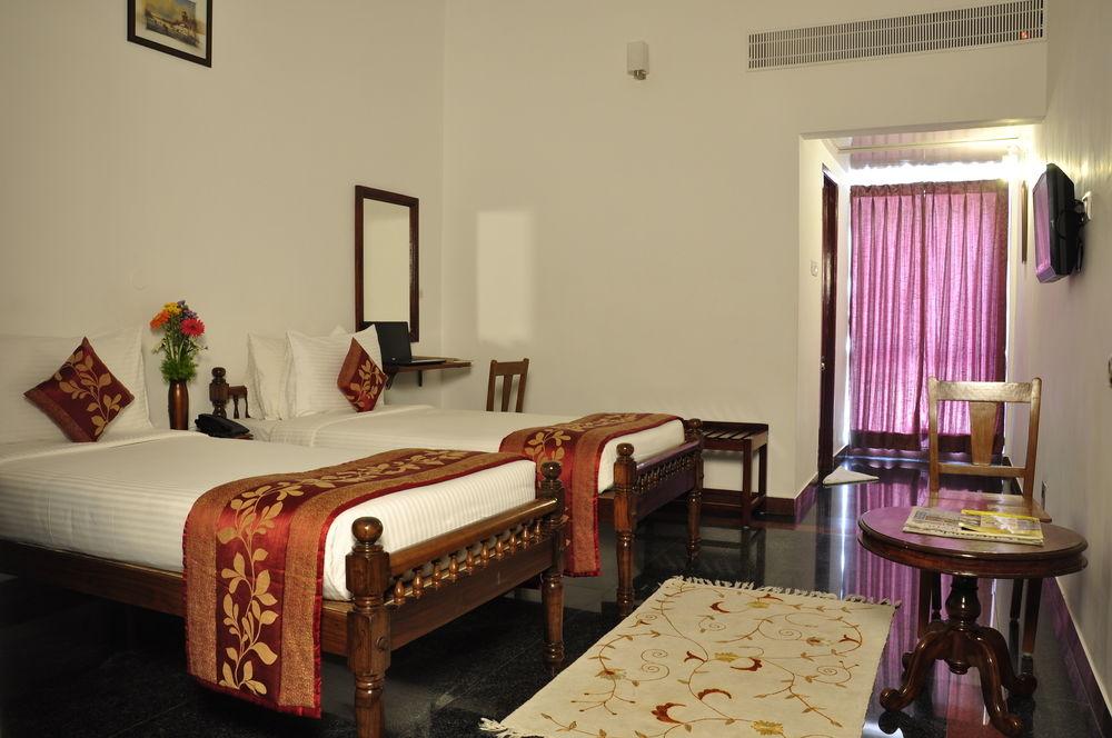 Hotel Bonsejour Pondicherry Exteriör bild