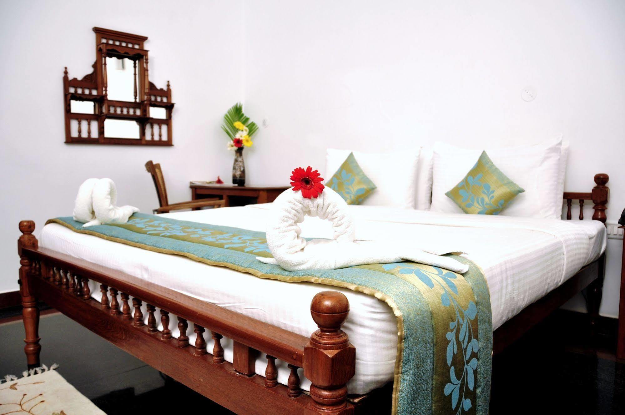 Hotel Bonsejour Pondicherry Exteriör bild