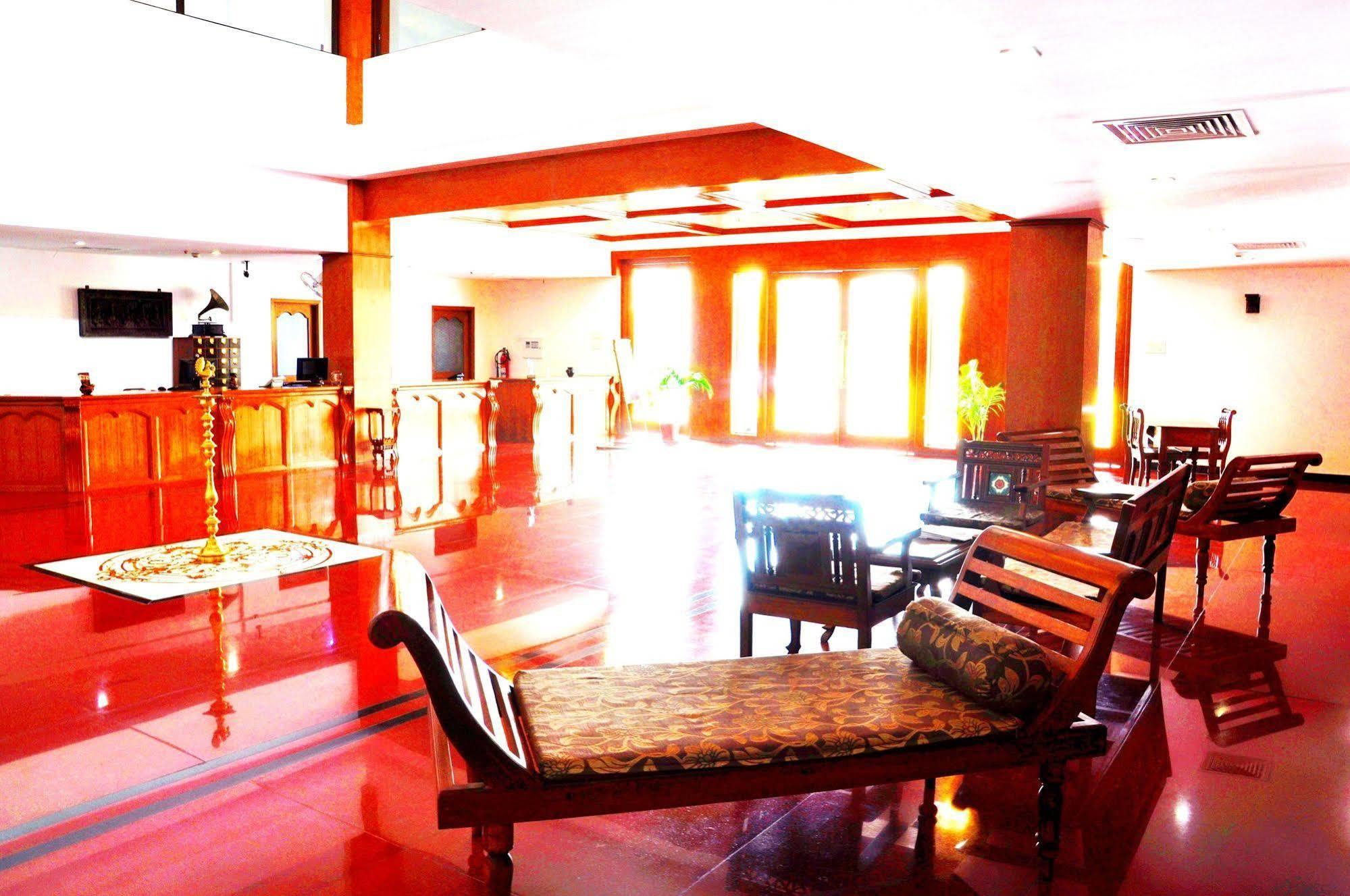 Hotel Bonsejour Pondicherry Exteriör bild