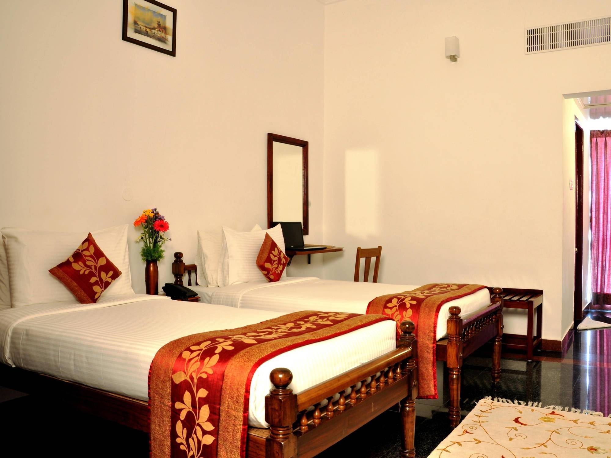 Hotel Bonsejour Pondicherry Exteriör bild
