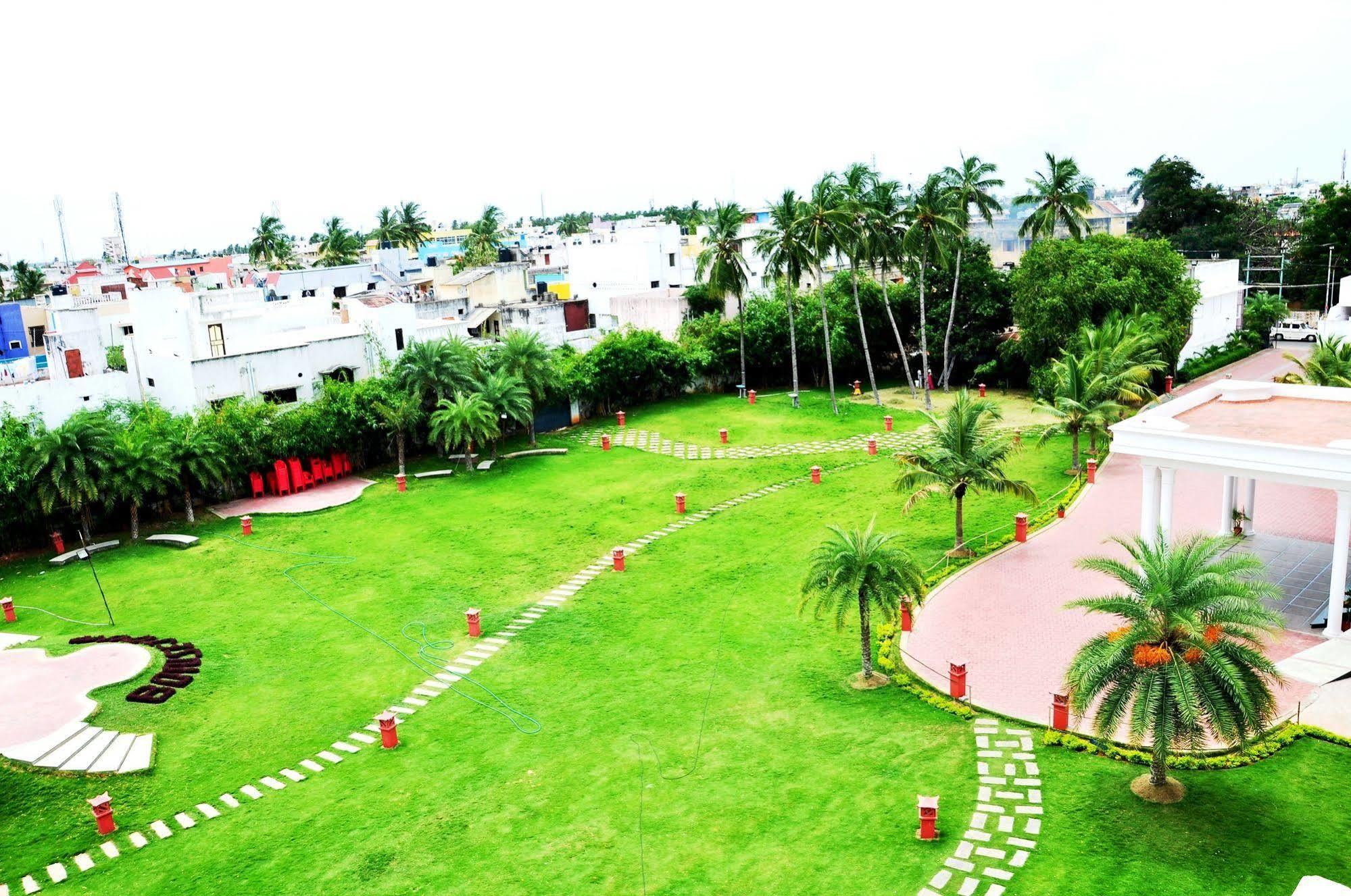 Hotel Bonsejour Pondicherry Exteriör bild