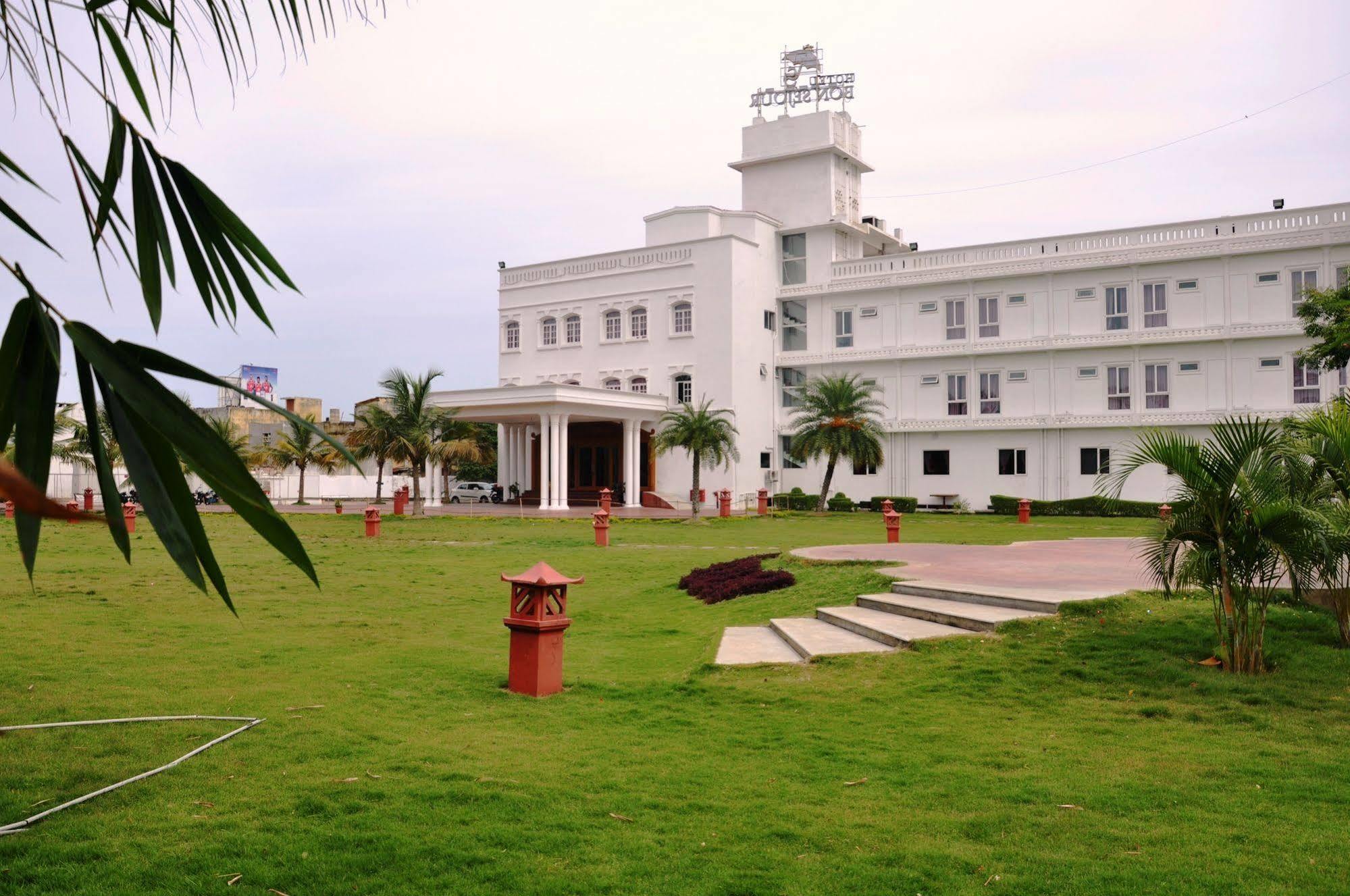 Hotel Bonsejour Pondicherry Exteriör bild