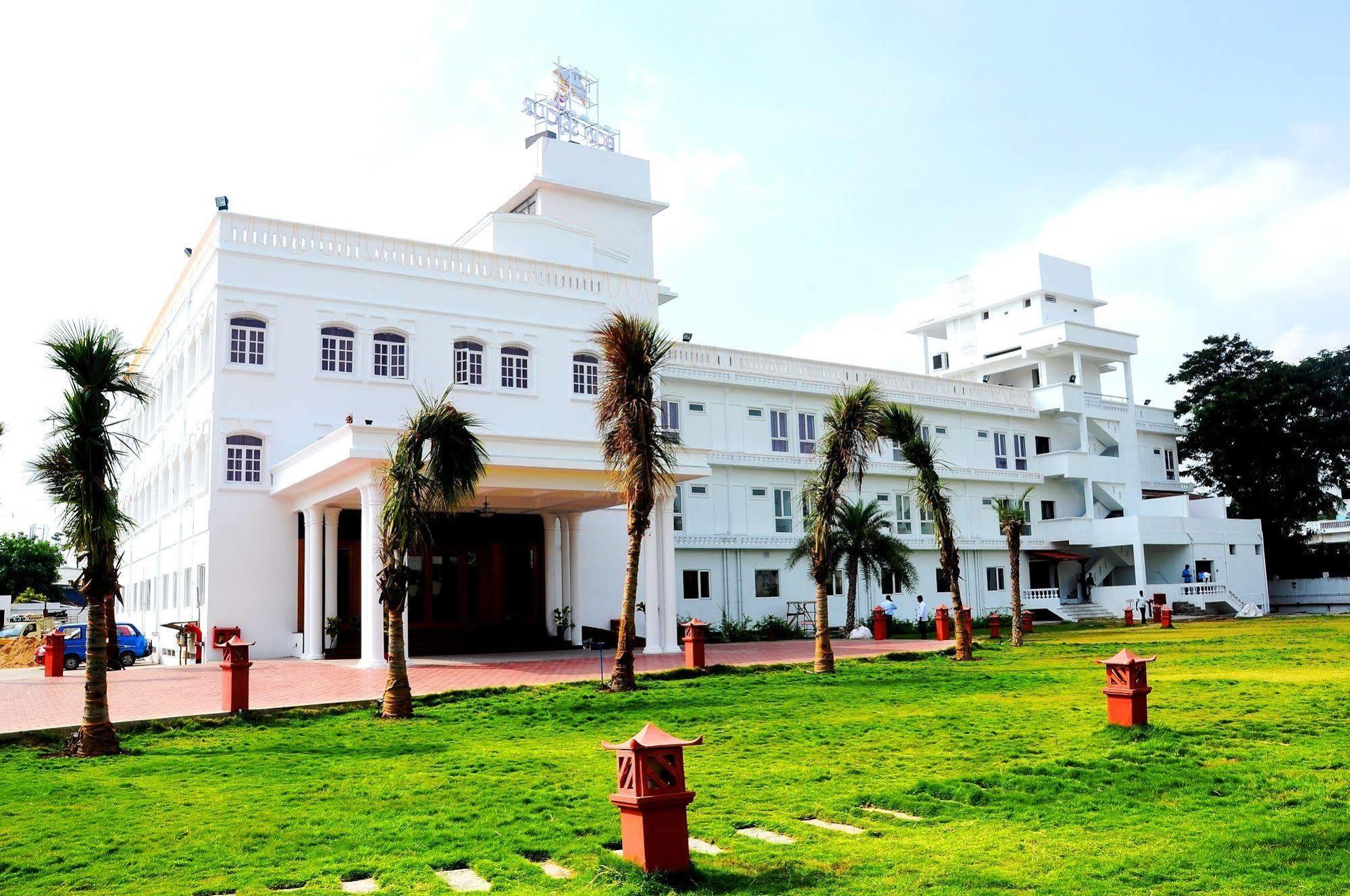 Hotel Bonsejour Pondicherry Exteriör bild
