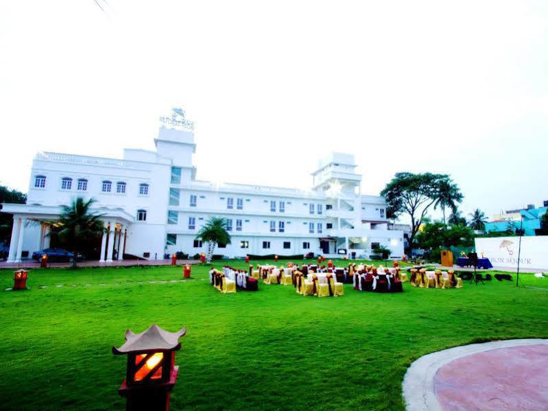 Hotel Bonsejour Pondicherry Exteriör bild