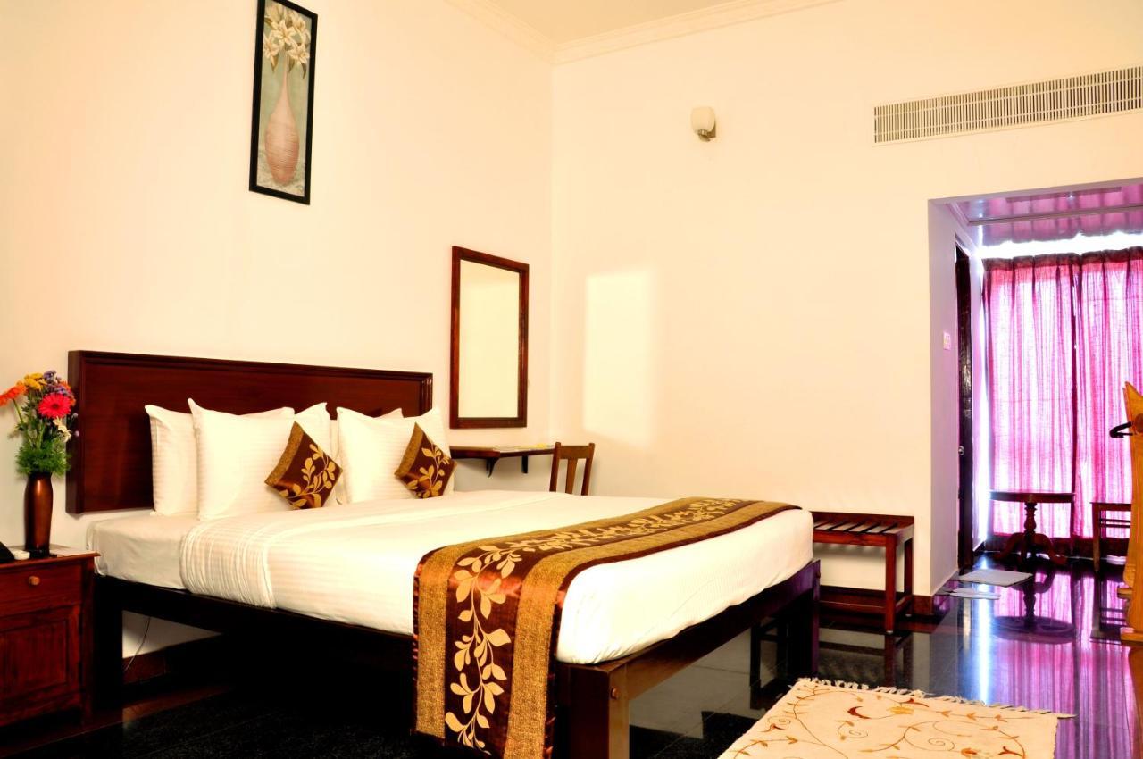 Hotel Bonsejour Pondicherry Exteriör bild